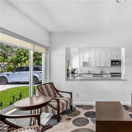 Image 9 - 13005 Griffing Boulevard, North Miami, FL 33161, USA - House for sale
