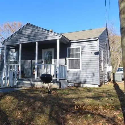 Buy this 2 bed house on 191 Taylor Street in Jackson, TN 38301