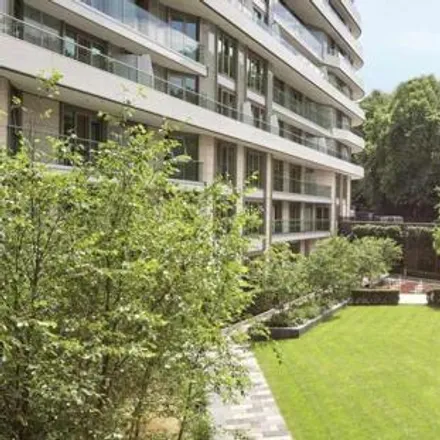Image 4 - The Cascades, Sopwith Way, London, SW11 8NS, United Kingdom - Apartment for sale