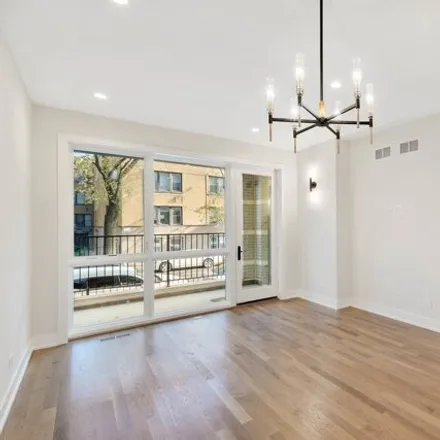 Image 3 - 2010 North Leavitt Street, Chicago, IL 60647, USA - Condo for sale