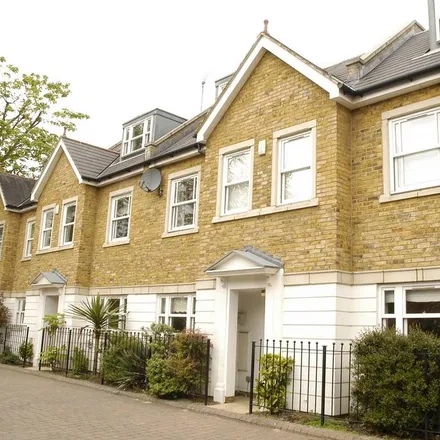 Rent this 4 bed house on Oscar's in Gideon Mews, London