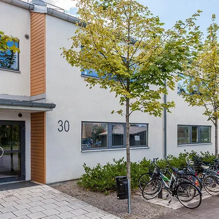 Rent this 1 bed apartment on Fjärdingsstigen 32 in 302 51 Halmstad, Sweden
