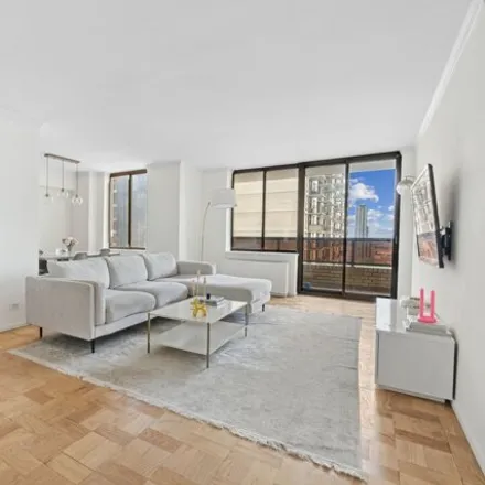 Image 2 - The Whitney, 311 East 38th Street, New York, NY 10016, USA - Condo for sale