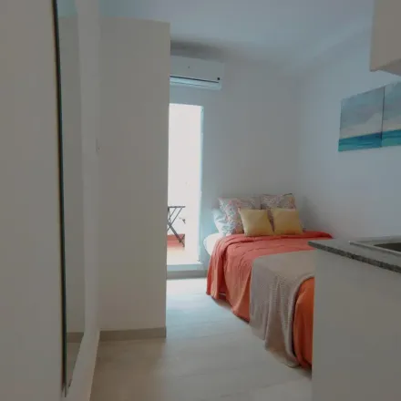 Rent this 1 bed apartment on Calle de Rodrigo Uhagón in 28026 Madrid, Spain