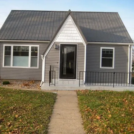 Buy this 3 bed house on 1129 South 11th Street in Prairie du Chien, WI 53821