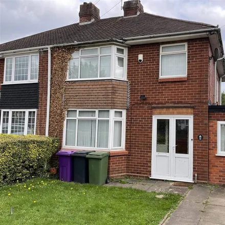 Rent this 3 bed duplex on Lawnswood Rise in Wolverhampton, WV6 9HW