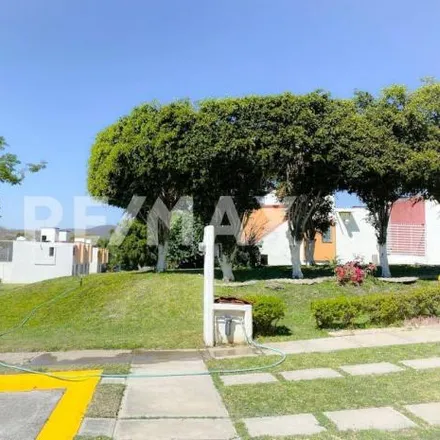 Buy this 3 bed house on Privada Paseo de la Sencillez in Paseos de Xochitepec, 62790 Xochitepec