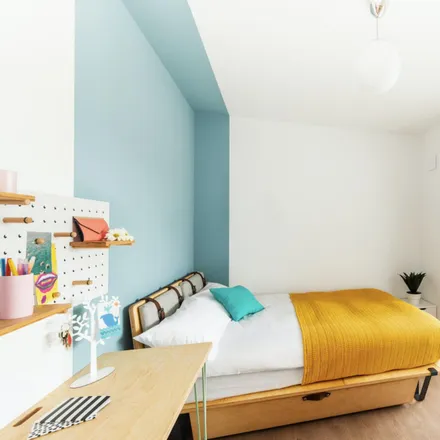 Rent this 4 bed room on F1 in Klara-Franke-Straße 22, 10557 Berlin