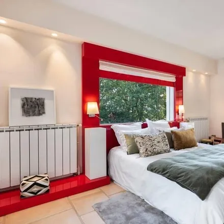 Rent this 4 bed house on 06570 Saint-Paul-de-Vence