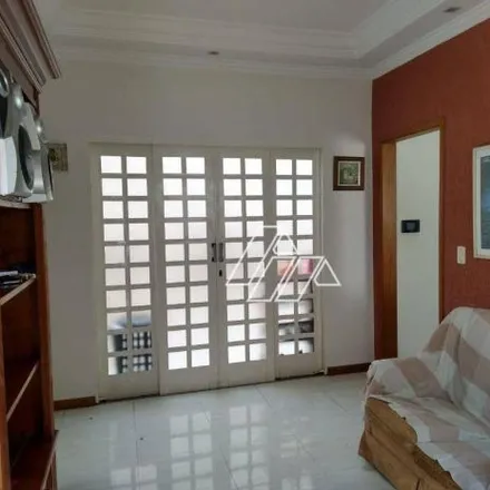 Rent this 2 bed house on Rua dos Gerânios in Jardim Polyana, Marília - SP