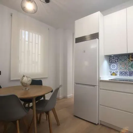 Rent this 2 bed apartment on Madrid in Calle de Fuenterrabía, 5