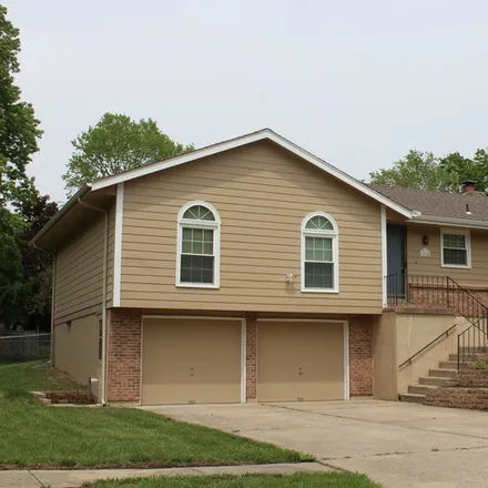 Rent this 3 bed house on 1008 Northeast Cedar Street