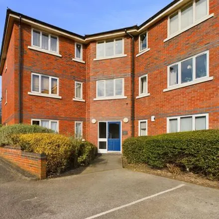 Image 1 - High Gates Lodge, High Gates Close, Whitecross, Warrington, WA5 0BY, United Kingdom - Apartment for rent