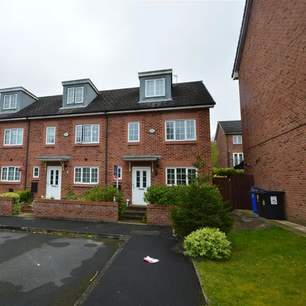 Rent this 4 bed townhouse on Booth Dale Road Electricity Substation in Boothdale Drive, Droylsden