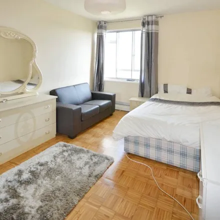 Rent this 1 bed room on Exeter House in Bishop's Bridge Road, London