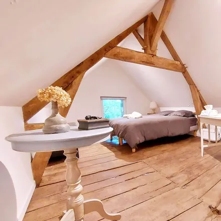 Rent this 1 bed townhouse on Mairie de Montenay in 1 Rue des Prés, 53500 Montenay