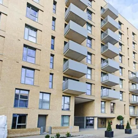 Rent this 1 bed apartment on Lakeview in Moorhen Drive, The Hyde