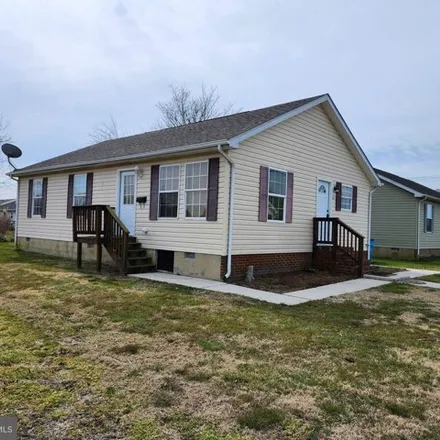 Image 1 - 235 Broadway, Jersey, Crisfield, MD 21817, USA - House for sale