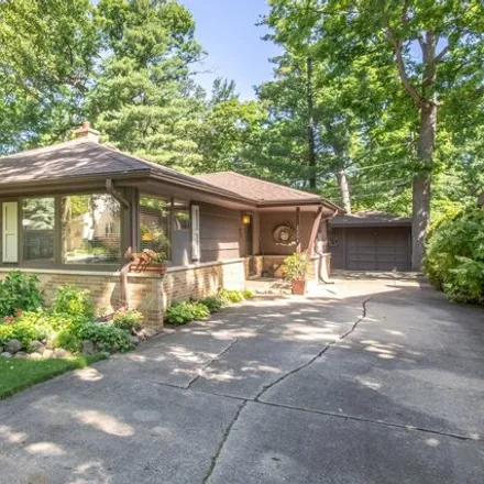 Buy this 3 bed house on 2204 W Crescent Ave in Park Ridge, Illinois