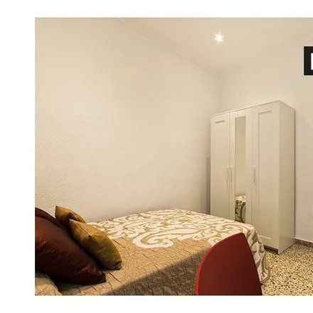 Rent this 3 bed room on Oficina de Correos in Carrer de Velarde / Calle Velarde, 03001 Alicante
