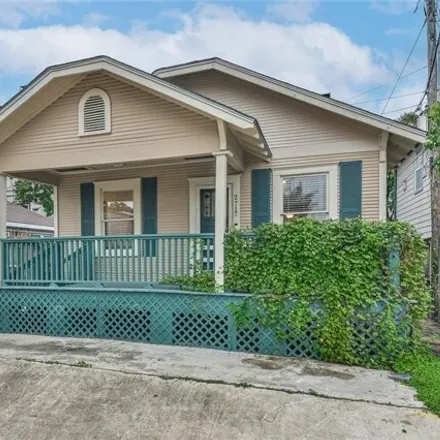 Rent this 2 bed house on 2799 McDuffie Street in Houston, TX 77098