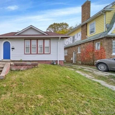 Buy this 3 bed house on 12194 Wisconsin Street in Detroit, MI 48204
