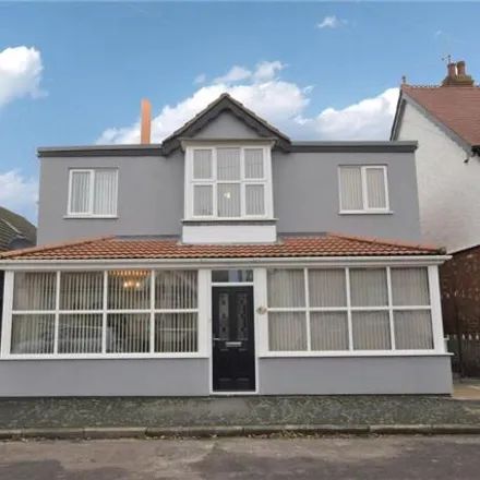 Buy this 5 bed house on 5 Lifeboat Avenue in Seacroft, PE25 3EW