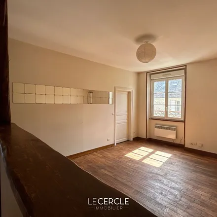 Image 7 - 35 Rue Georges Decroze, 60700 Pont-Sainte-Maxence, France - Apartment for rent