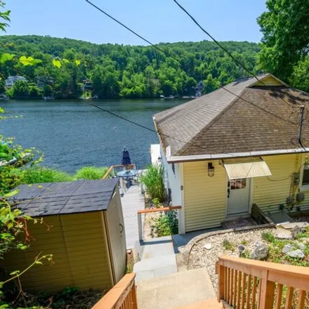 Buy this 2 bed house on 76 Pine Rock Rd in Southbury, Connecticut
