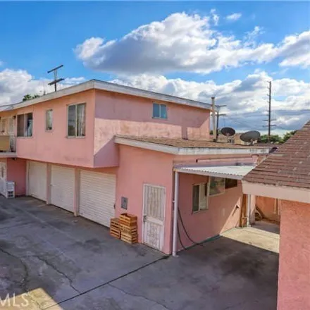 Image 4 - 9616 San Juan Ave, South Gate, California, 90280 - House for sale