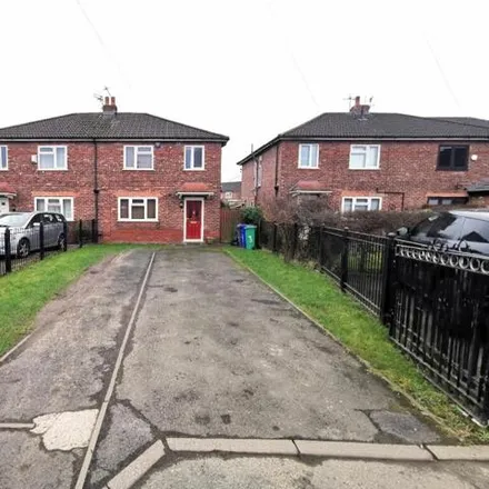 Rent this 3 bed duplex on Grinton Avenue in Manchester, M13 0QY