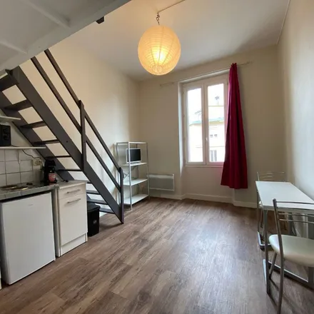 Image 2 - 18 Rue du Docteur Camboulives, 81000 Albi, France - Apartment for rent