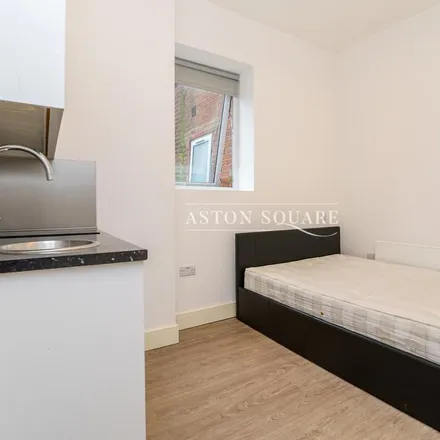 Rent this studio apartment on 298 Cann Hall Road in London, E11 3NN