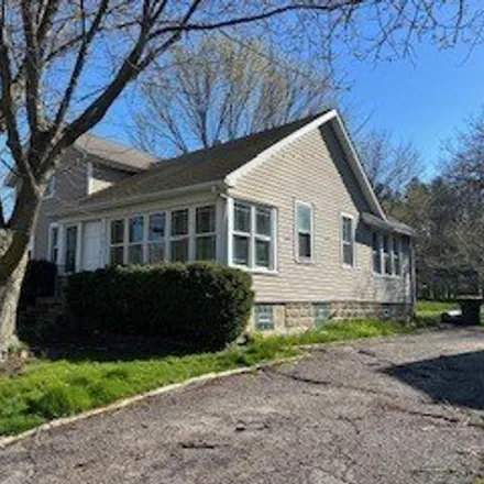 Image 2 - 131 Duncan Avenue, East Dundee, Dundee Township, IL 60118, USA - House for sale