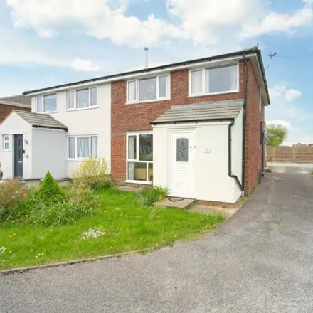 Buy this 3 bed duplex on Linnet Close in Worle, BS22 8RE