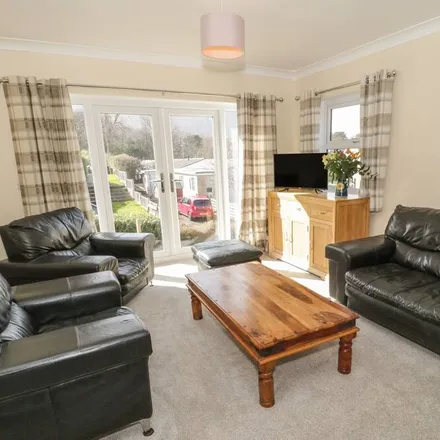 Rent this 3 bed townhouse on Penmaenmawr in LL34 6DL, United Kingdom