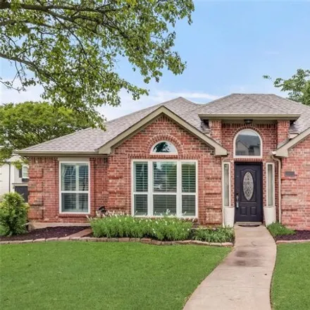 Buy this 3 bed house on 5539 Canada Court in Rockwall, TX 75032