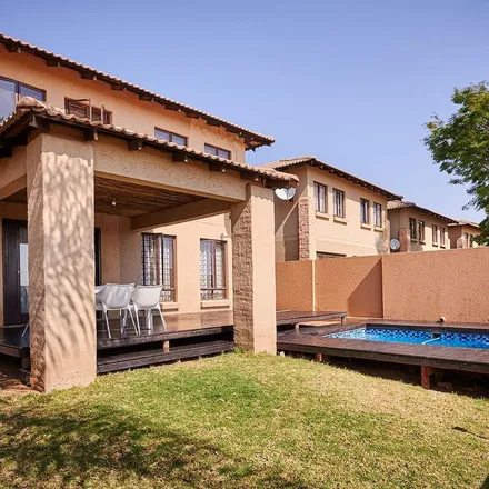 Rent this 3 bed apartment on unnamed road in Carlswald, Gauteng