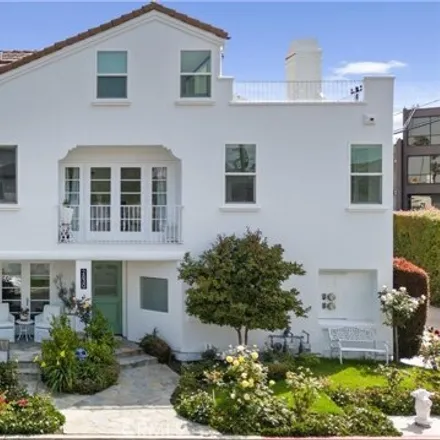 Rent this 4 bed condo on 2830 2nd Ave in Corona Del Mar, California
