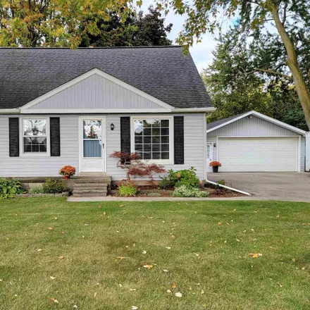 Buy this 3 bed house on 55219 Hayes Road in Shelby Charter Township, MI 48315