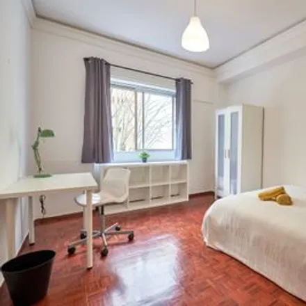 Image 2 - Rua Sampaio e Pina - Room for rent