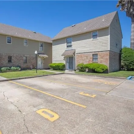 Buy this 2 bed condo on 1500 W Esplanade Ave Apt 13d in Kenner, Louisiana