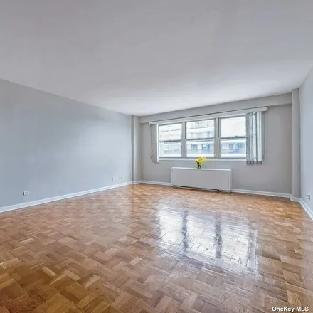 Image 8 - 66-37 102nd Street, New York, NY 11375, USA - Condo for sale