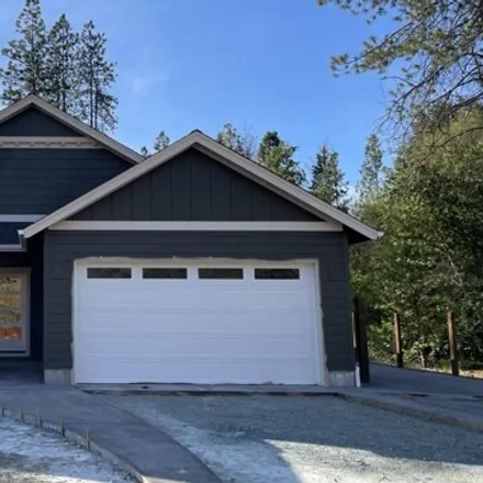 Buy this 3 bed house on Cloverlawn Drive in Josephine County, OR 94527