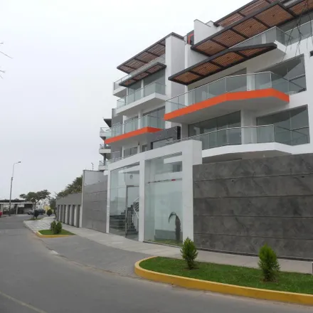 Buy this studio apartment on Las Cantutas in Santiago de Surco, Lima Metropolitan Area 10853
