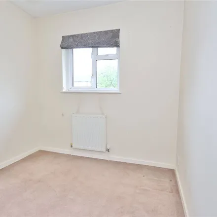 Rent this 3 bed apartment on Mayhurst Crescent in Woking, GU22 8DG