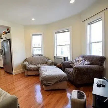 Image 1 - 13 Winter Hill Road, Medford, MA 02144, USA - Apartment for rent