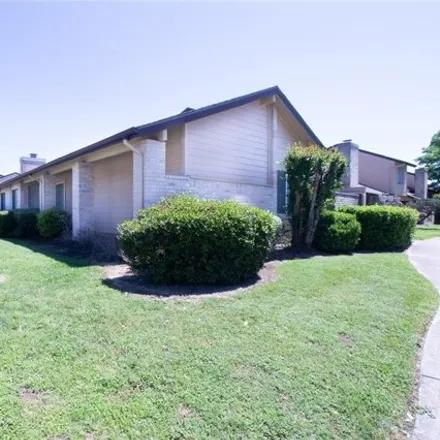 Image 3 - 10200 Huntington Place Drive, Houston, TX 77099, USA - House for sale