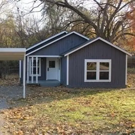 Rent this 3 bed house on 950 Dubois Street in Mills, Denison