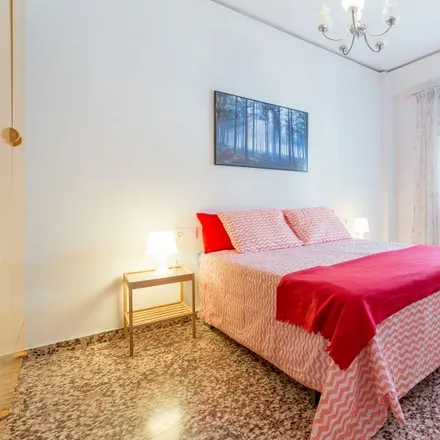 Rent this 3 bed room on Carrer de l'Enginyer José Sirera in 41, 46017 Valencia